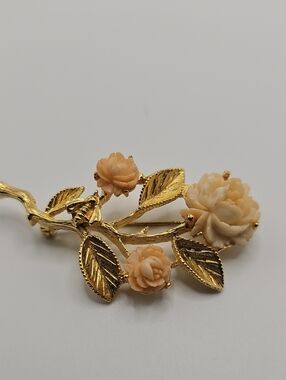 Vintage Gold-Tone Floral Rose Branch Brooch in Peach. Look Close For The Bee.